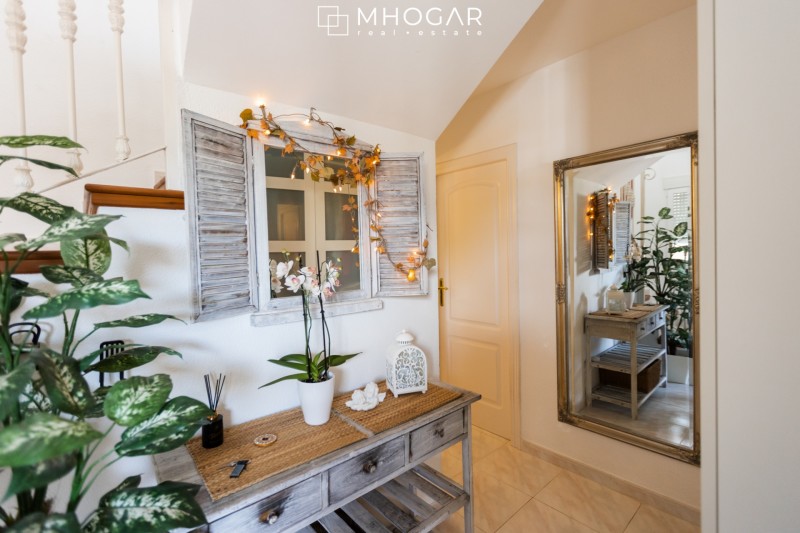 Calpe- ¡Casa adosada muy acogedora y con magníficas vistas, nueva a la venta!